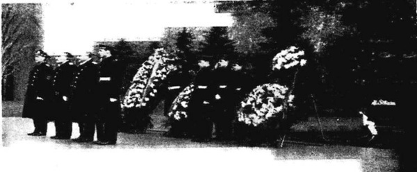 СВВМИУ (Голландия) :: Возложение венков к могиле Неизвестного солдата. Фото  1970 г.