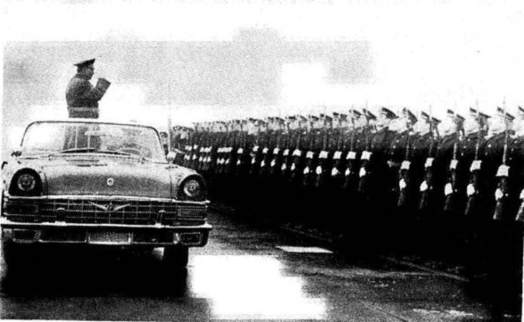 СВВМИУ (Голландия) :: Полк училища на военном параде в Москве  ноября 1970 г.